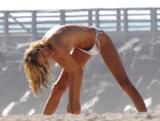 th_45278_AnjaRubiktoplessPhotoshootingbeachinMiamiFEB_220114_123_240lo.jpg
