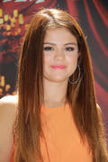 th_677000440_SelenaGomez06252012HotelTransylvaniaPressEventinCulverCity3_122_240lo.jpg