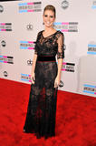 th_07799_celebrity_paradise.com_TheElder_HeidiKlum12_122_567lo.jpg